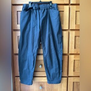 Mountain Hardwear Cargo Pants, Cederberg. Comfy and flattering.